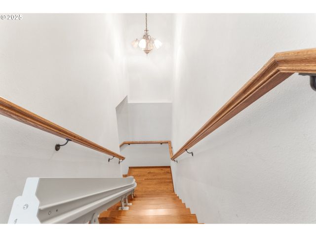 4241 Se NORTHRIDGE Dr, Milwaukie, OR 97222