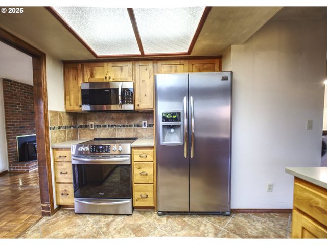 4241 Se NORTHRIDGE Dr, Milwaukie, OR 97222