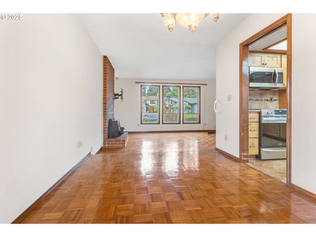 4241 Se NORTHRIDGE Dr, Milwaukie, OR 97222