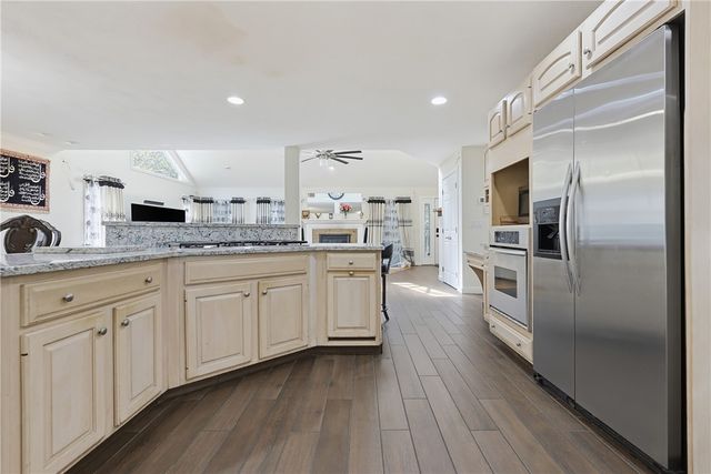 10 Di Fazio Drive, Johnston, RI 02919