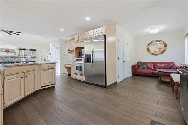 10 Di Fazio Drive, Johnston, RI 02919