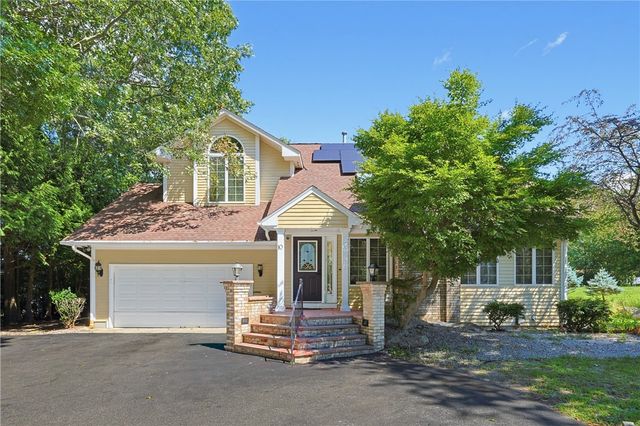 10 Di Fazio Drive, Johnston, RI 02919