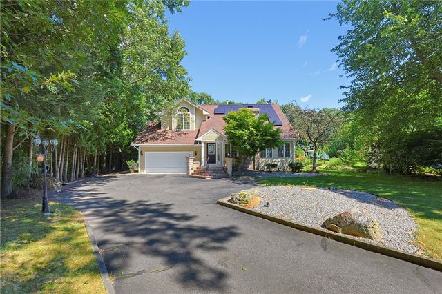 10 Di Fazio Drive, Johnston, RI 02919