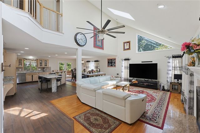 10 Di Fazio Drive, Johnston, RI 02919