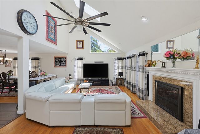 10 Di Fazio Drive, Johnston, RI 02919