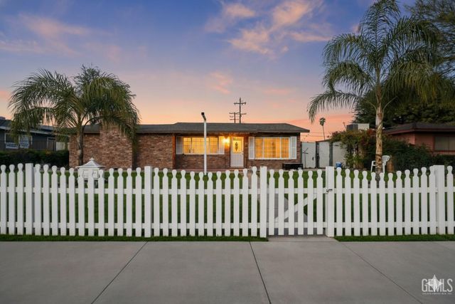 1320 White Lane, Bakersfield, CA 93307