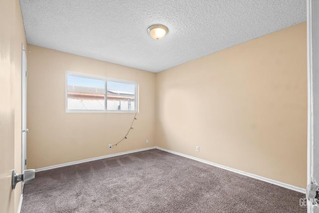 1320 White Lane, Bakersfield, CA 93307