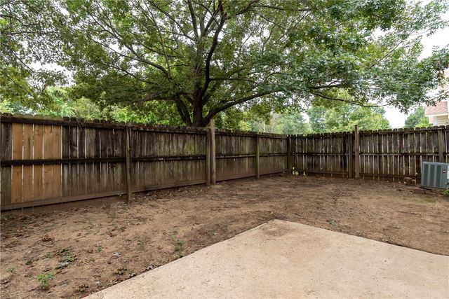 2011 Chestnut Avenue, Fayetteville, AR 72703