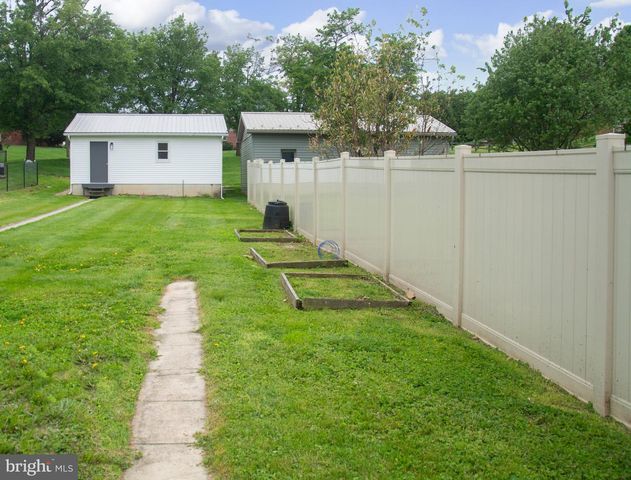 604 W MAIN ST, Waynesboro, PA 17268