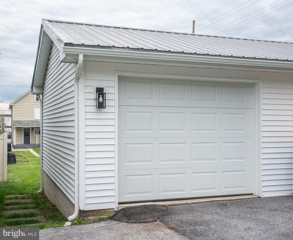 604 W MAIN ST, Waynesboro, PA 17268