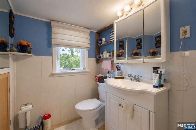 804 Saddle River Road, Saddle Brook, NJ 07663