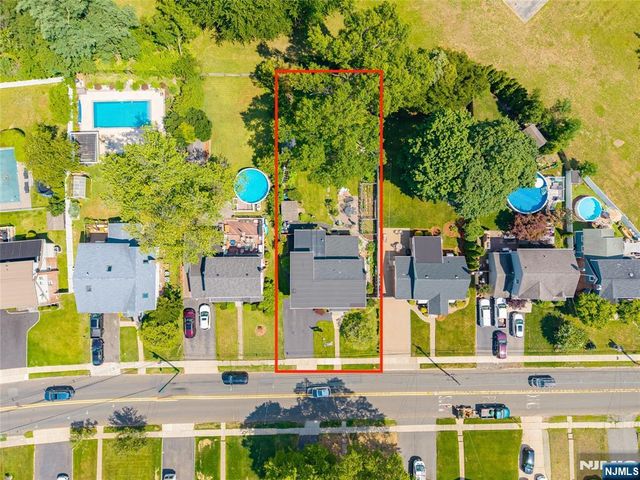 804 Saddle River Road, Saddle Brook, NJ 07663