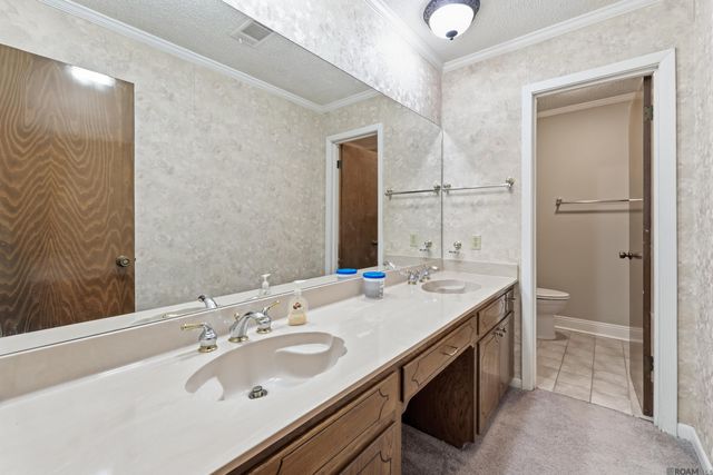 8887 Laurynwood Dr, Baton Rouge, LA 70808