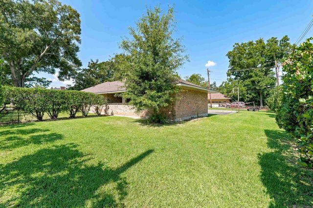 8887 Laurynwood Dr, Baton Rouge, LA 70808