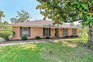 8887 Laurynwood Dr, Baton Rouge, LA 70808