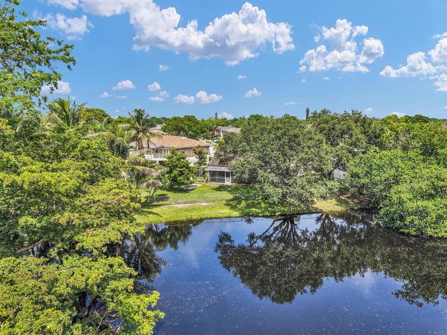 3930 NW 79th Way, Davie, FL 33024