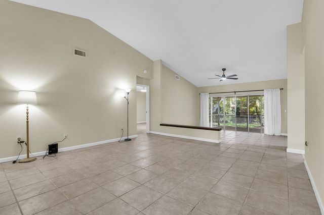 3930 NW 79th Way, Davie, FL 33024