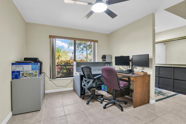 3930 NW 79th Way, Davie, FL 33024