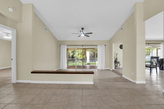 3930 NW 79th Way, Davie, FL 33024