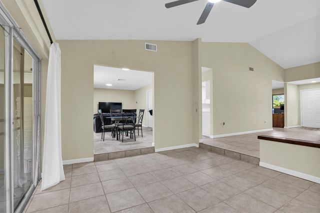 3930 NW 79th Way, Davie, FL 33024