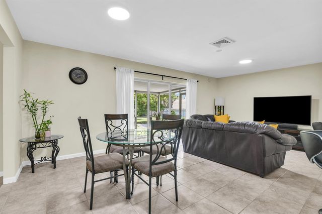3930 NW 79th Way, Davie, FL 33024