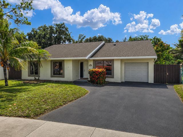 3930 NW 79th Way, Davie, FL 33024