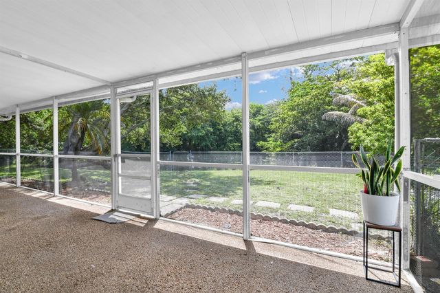 3930 NW 79th Way, Davie, FL 33024