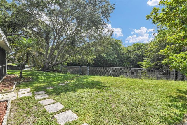 3930 NW 79th Way, Davie, FL 33024