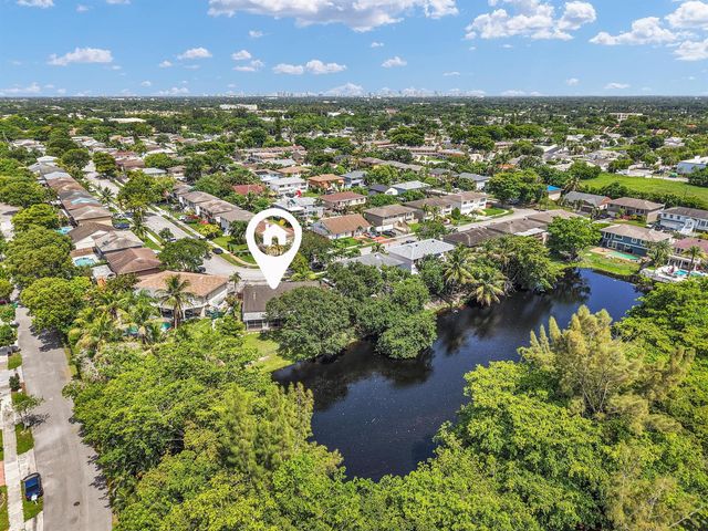 3930 NW 79th Way, Davie, FL 33024