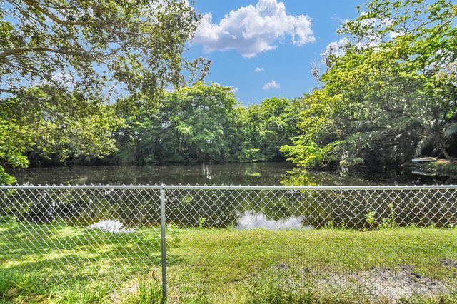3930 NW 79th Way, Davie, FL 33024