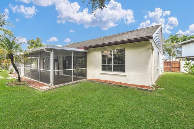 3930 NW 79th Way, Davie, FL 33024