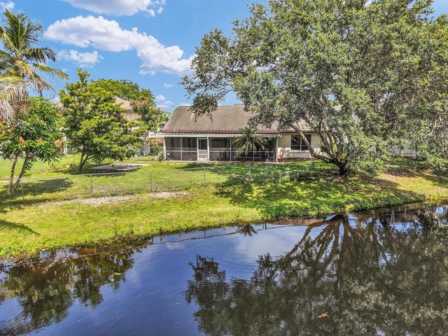 3930 NW 79th Way, Davie, FL 33024