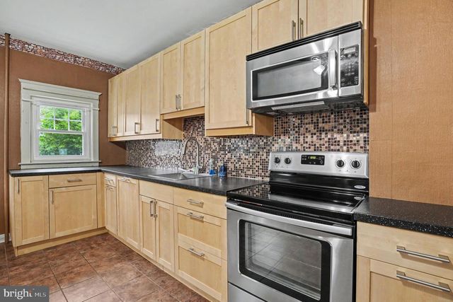 210 E WINONA AVE, Norwood, PA 19074