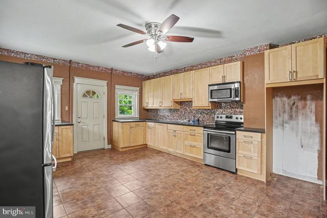 210 E WINONA AVE, Norwood, PA 19074