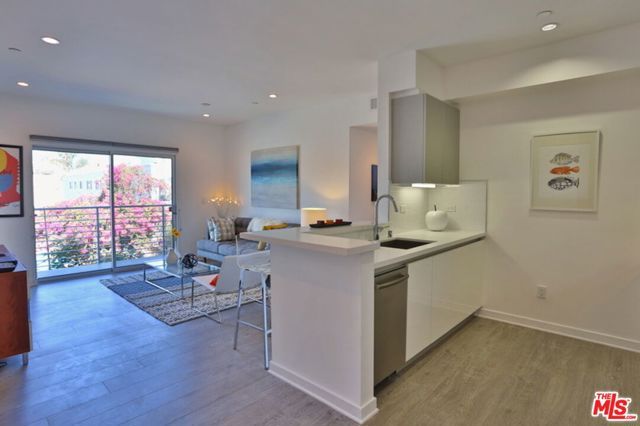 11776 IDAHO Avenue 203, Los Angeles, CA 90025