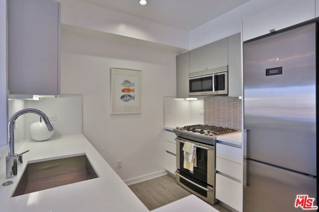 11776 IDAHO Avenue 203, Los Angeles, CA 90025