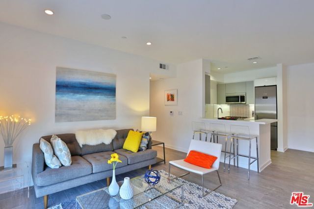 11776 IDAHO Avenue 203, Los Angeles, CA 90025