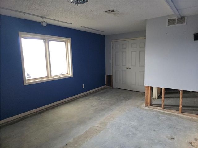 16250 S 1383 Road, Nevada, MO 64772