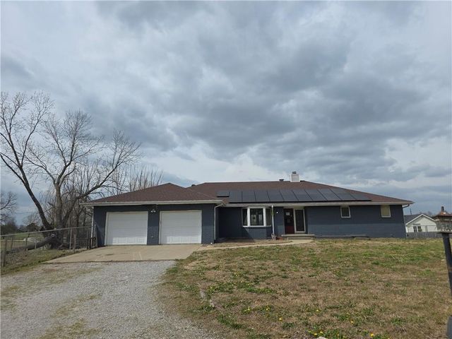 16250 S 1383 Road, Nevada, MO 64772