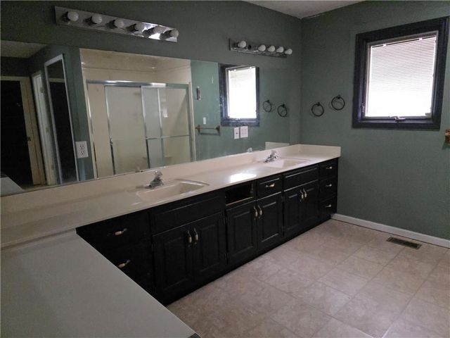 16250 S 1383 Road, Nevada, MO 64772