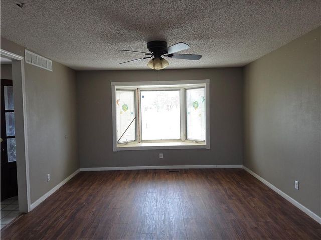 16250 S 1383 Road, Nevada, MO 64772