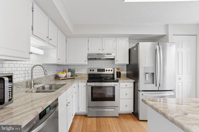 6033 HYDRANGEA DR, Alexandria, VA 22310
