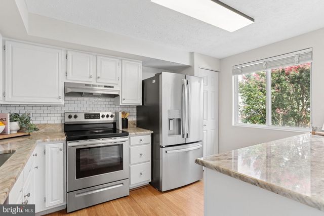6033 HYDRANGEA DR, Alexandria, VA 22310