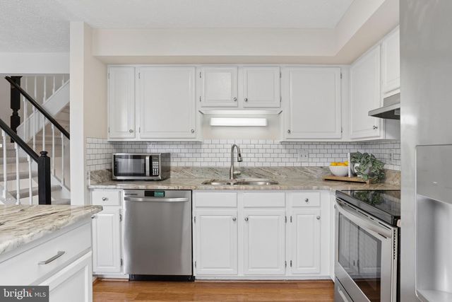 6033 HYDRANGEA DR, Alexandria, VA 22310