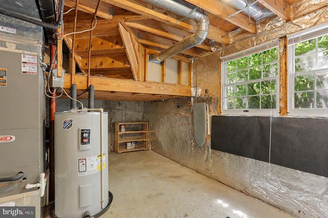 6033 HYDRANGEA DR, Alexandria, VA 22310