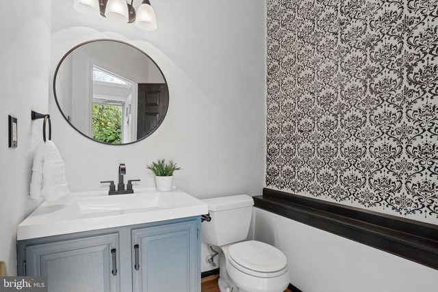 6033 HYDRANGEA DR, Alexandria, VA 22310