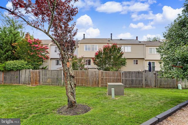 6033 HYDRANGEA DR, Alexandria, VA 22310