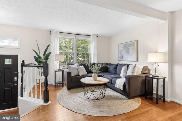 6033 HYDRANGEA DR, Alexandria, VA 22310
