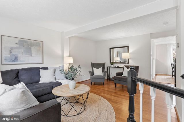 6033 HYDRANGEA DR, Alexandria, VA 22310