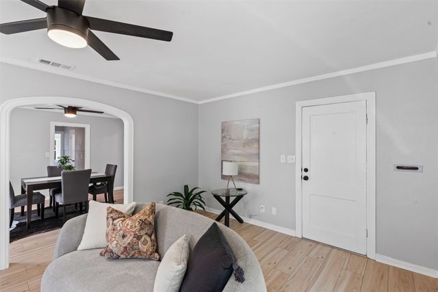 2126 Idaho Avenue, Dallas, TX 75216